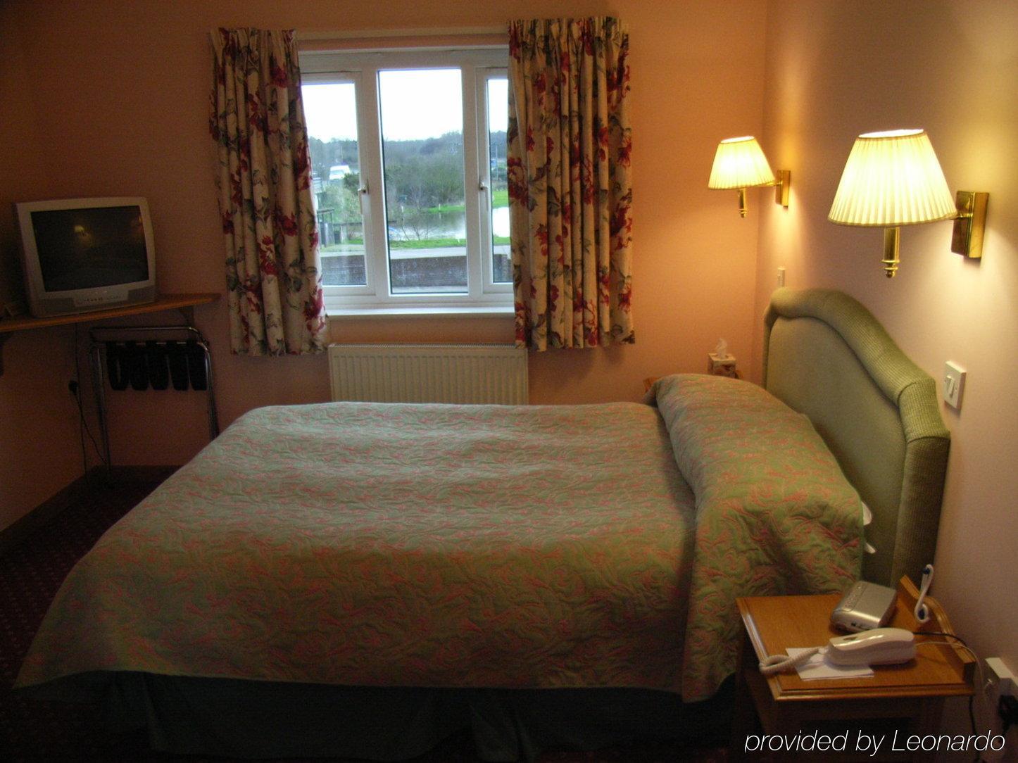 Wayford Bridge Inn Hotel Сталъм Стая снимка