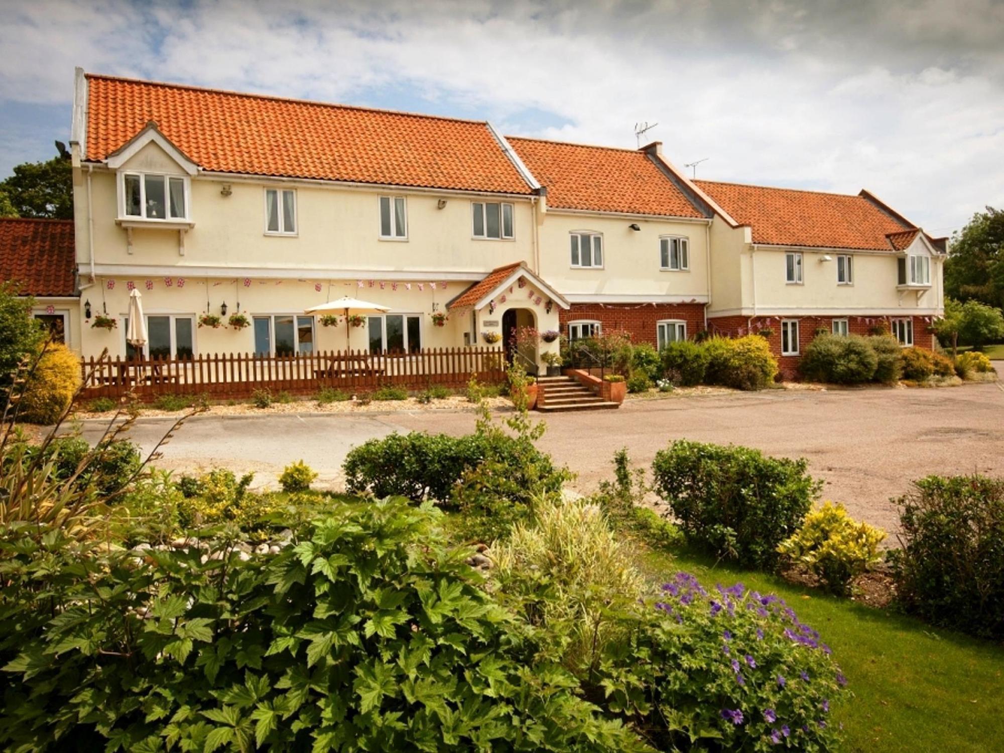 Wayford Bridge Inn Hotel Сталъм Екстериор снимка