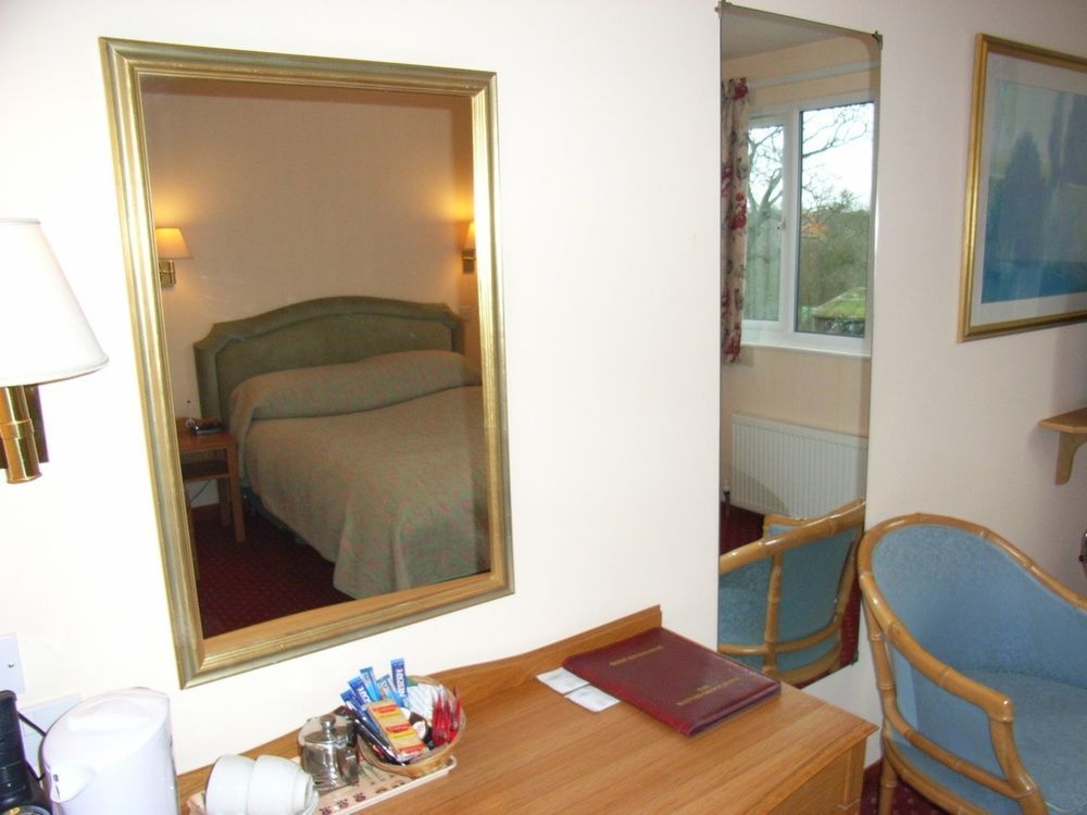 Wayford Bridge Inn Hotel Сталъм Екстериор снимка